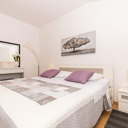 Apartments Barba Trogir Bagian luar foto