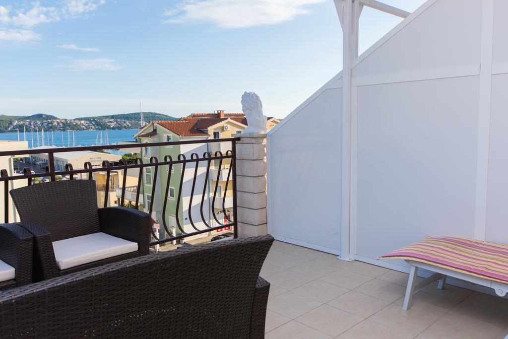 Apartments Barba Trogir Bagian luar foto