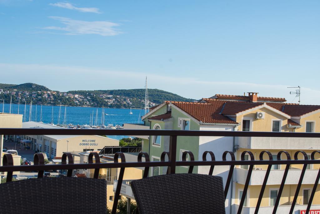 Apartments Barba Trogir Bagian luar foto