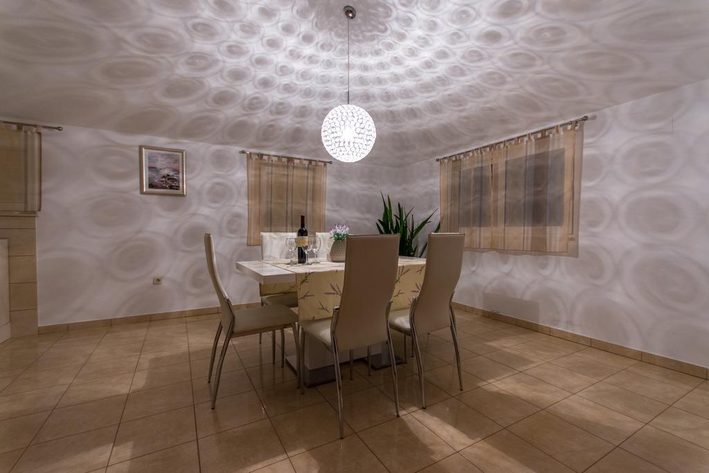 Apartments Barba Trogir Bagian luar foto