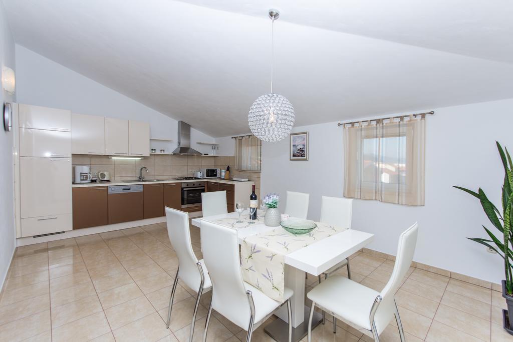 Apartments Barba Trogir Bagian luar foto