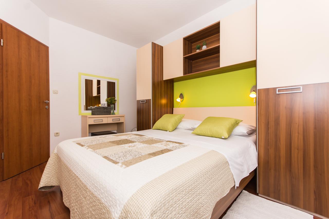 Apartments Barba Trogir Bagian luar foto